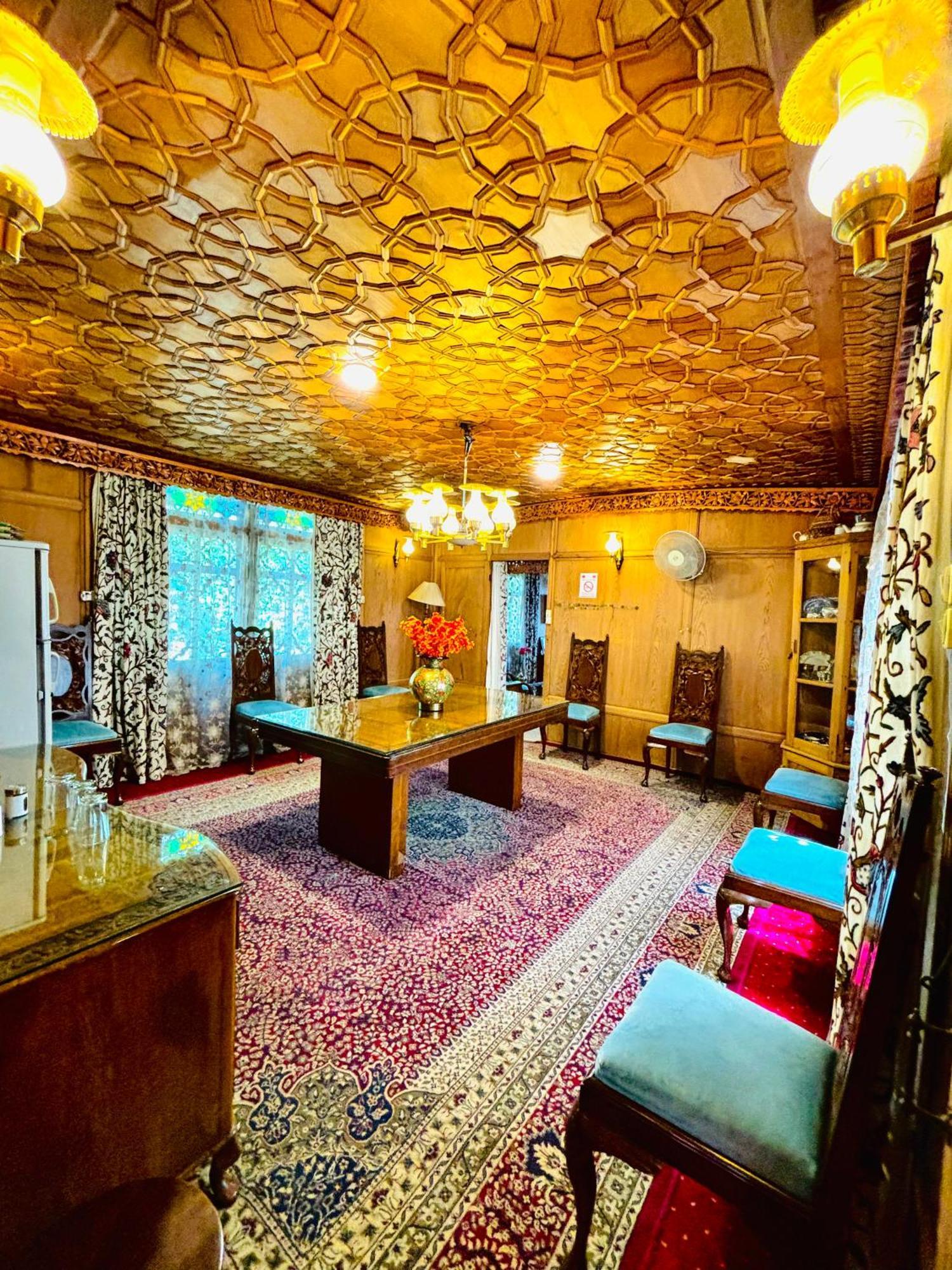 The Badyari Palace Houseboats Srīnagar Екстериор снимка