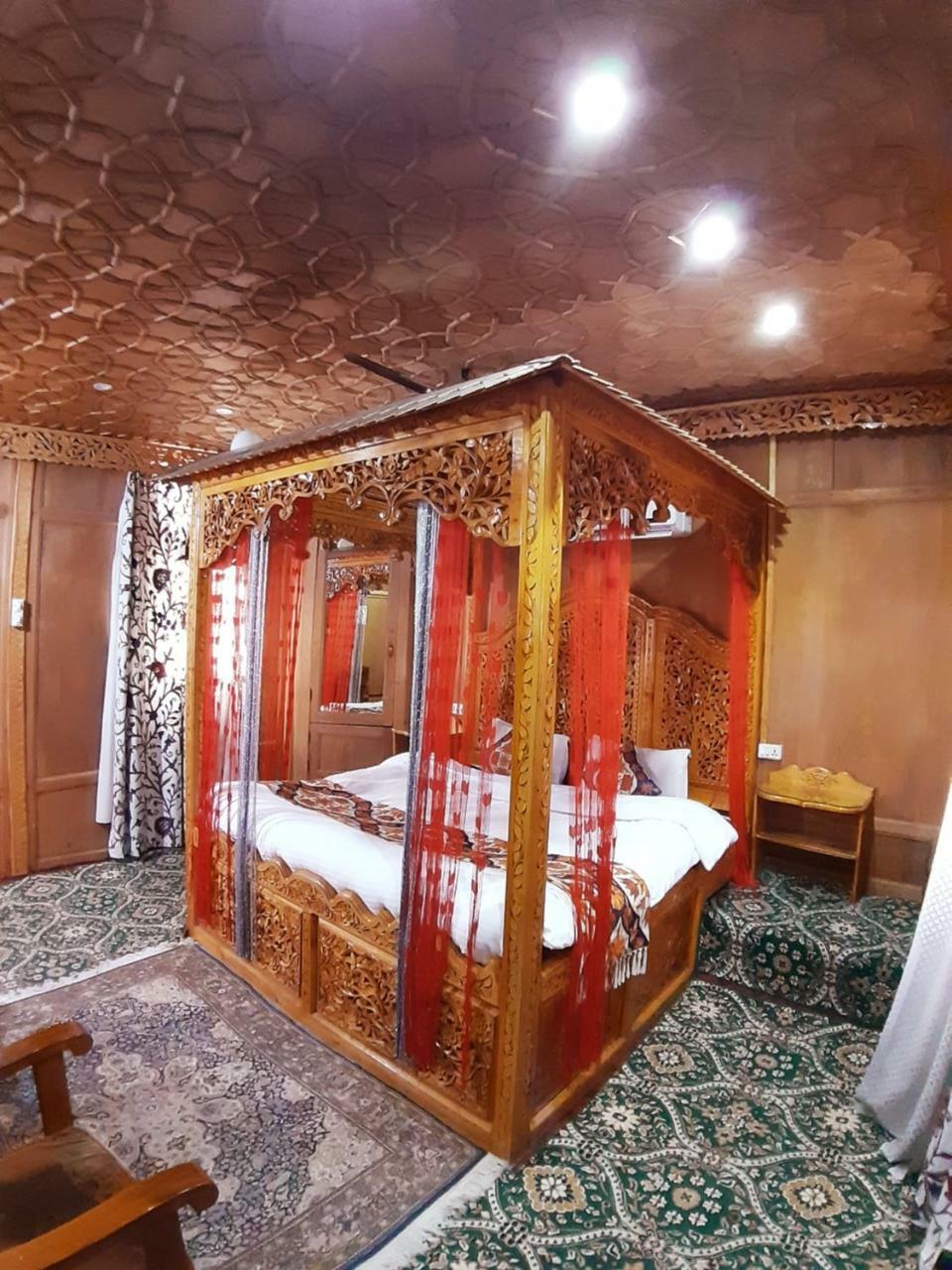 The Badyari Palace Houseboats Srīnagar Екстериор снимка