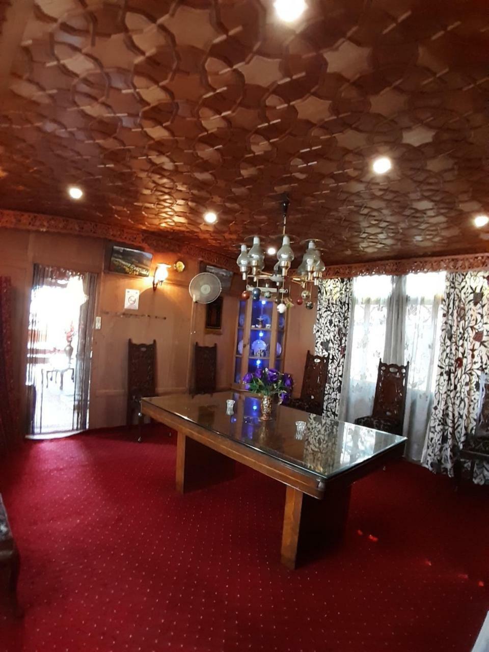 The Badyari Palace Houseboats Srīnagar Екстериор снимка