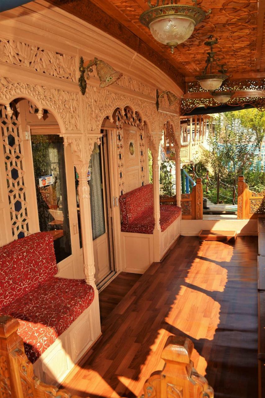 The Badyari Palace Houseboats Srīnagar Екстериор снимка